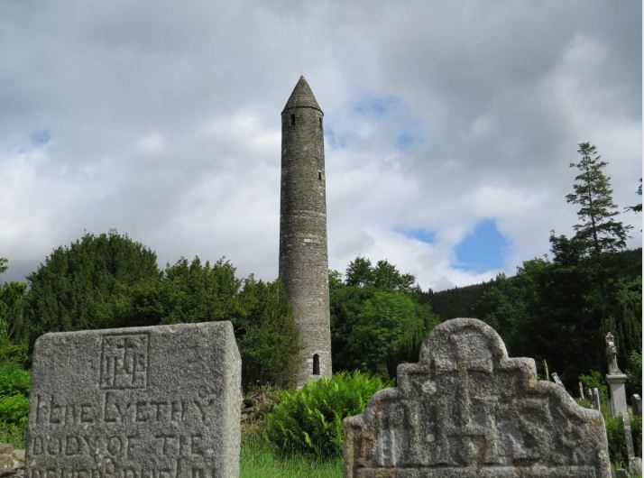 Круглая ирландская башня 