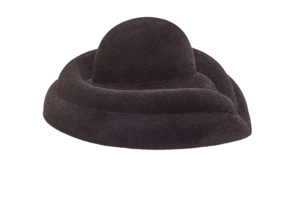 Велюровая шляпа