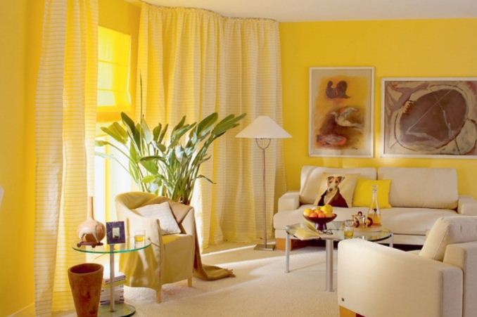 Желтый цвет в интерьере гостиной 