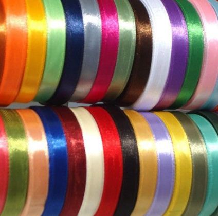 Неокрашенные ленты можно окрасить в разные цвета радуги 