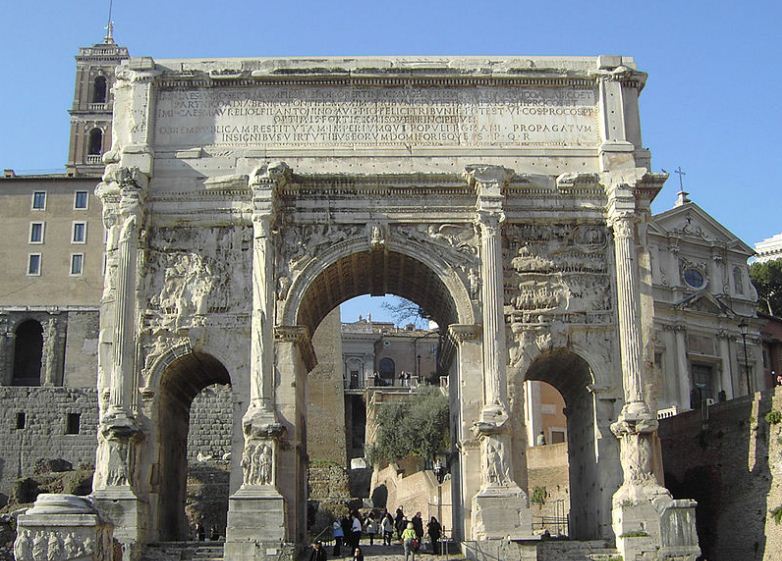 Триумфальная арка Септимия Севера в Риме 