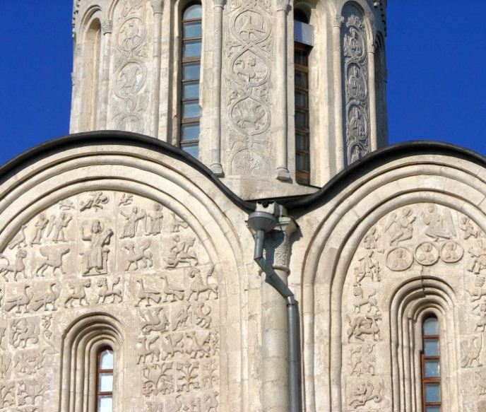 Белокаменная резьба на стенах Дмитриевского собора во Владимире 