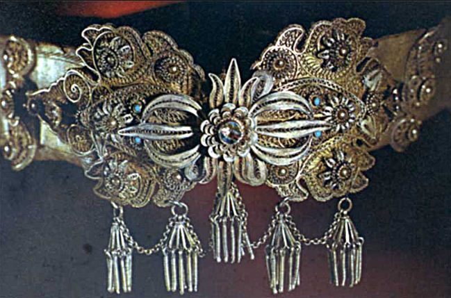 Ювелирное украшение, декорированное филигранью 