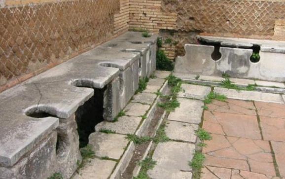 Платные общественные туалеты в Древнем Риме
