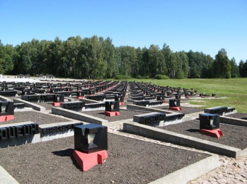 Мемориальный комплекс " Хатынь" - памятник сожженным деревням