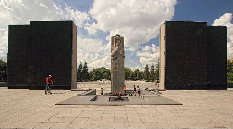 Мемориальный комплекс Славы в Новосибирске 