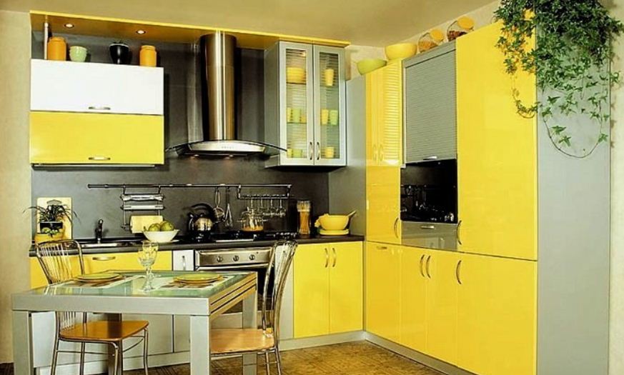 Кухонный гарнитур лимонного оттенка 