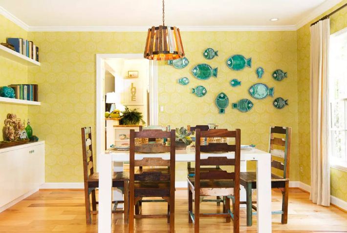 Тарелки в форме рыбок - яркая изюминка дизайна столовой или обеденной зоны