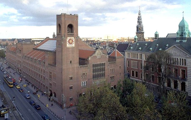 Биржа Берлаге в Амстердаме, построенная в 1903 году.