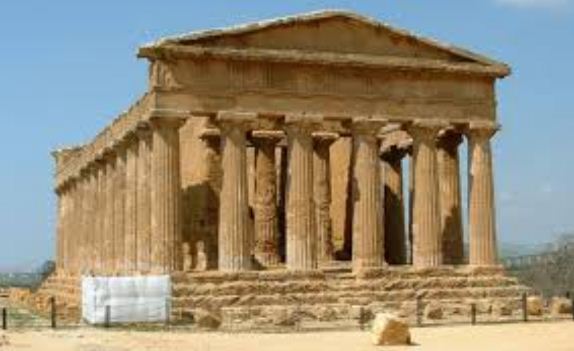 Дорический храм Сегеста в Греции 