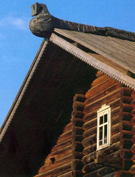 Шелом на доме Вечеславовых ( XIX век). Деревня Матвеевская, Тарногского района. 