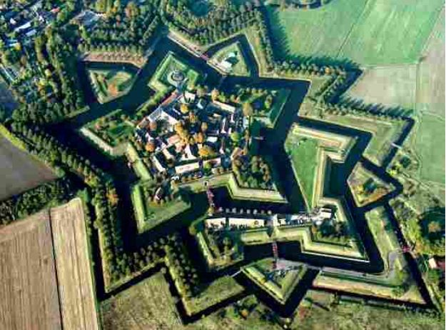 Форт Буртанье ( Нидерланды) после реставрации. 