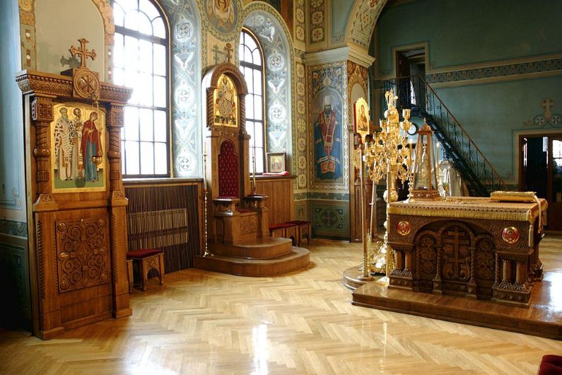 Главный алтарь Свято - Троицкого собора Ионинского монастыря 