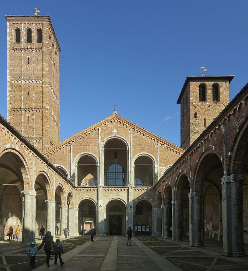 Атриум базилики Сант - Амброджо ( Милан).