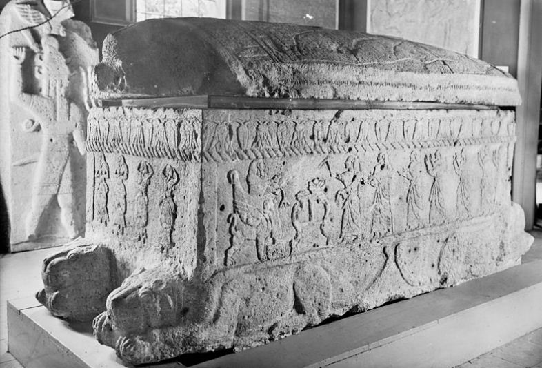 Саркофаг царя Ахирама. 