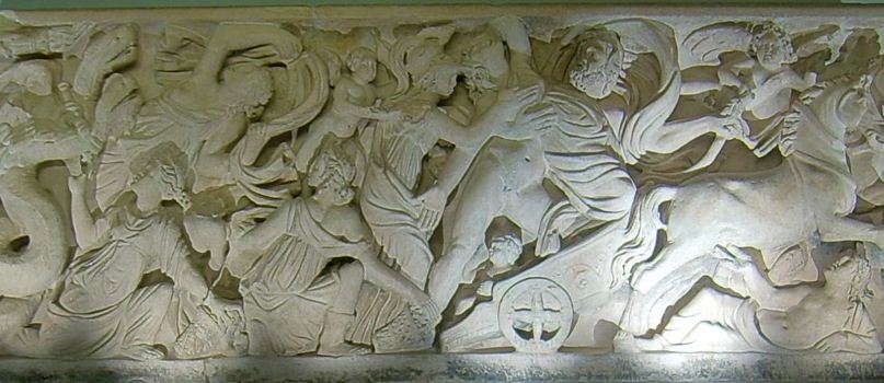 Скульптурный рельеф на саркофаге Карла Великого 