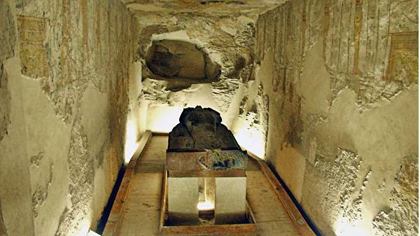 Гробница фараона Ха - Ба, представителя III древнеегипетской династии. Возраст захоронения составляет около 4500 лет 