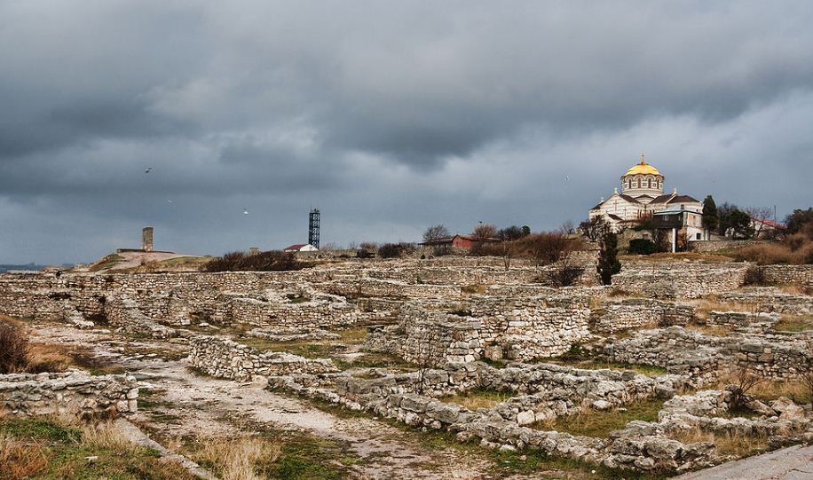Руины Херсонеса ( Крым).